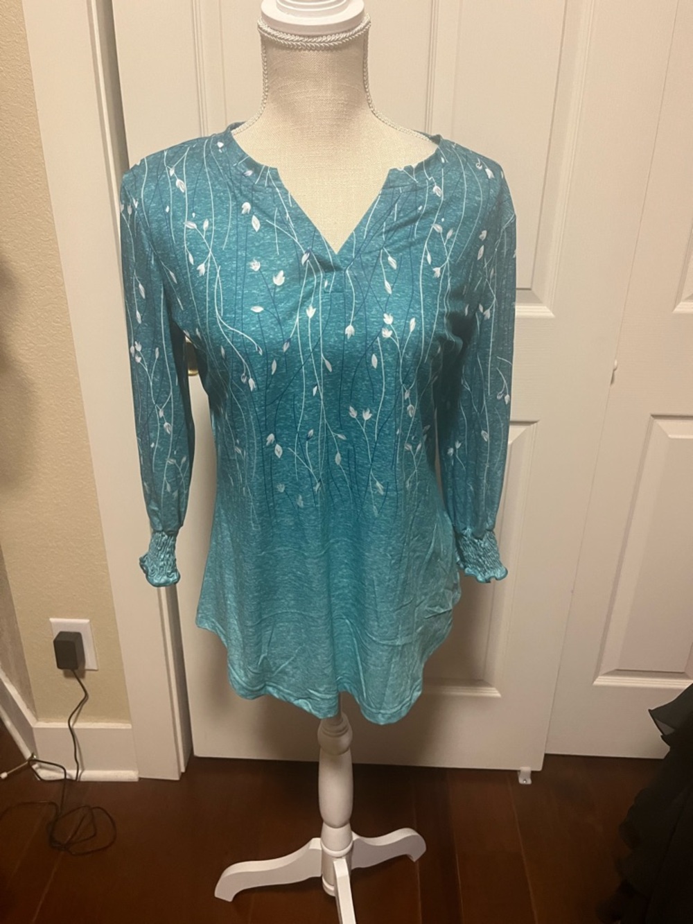 Teal Floral Vine Split-Neck Long-Sleeve Tunic
